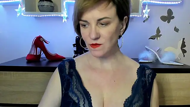 Snapshot of feliziaDesire chatting on 03/05/25, 10:21 feliziaDesire online show from 03/05/25, 10:21