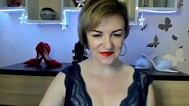 Snapshot of feliziaDesire chatting on 03/08/25, 06:54 feliziaDesire online show from 03/08/25, 06:54