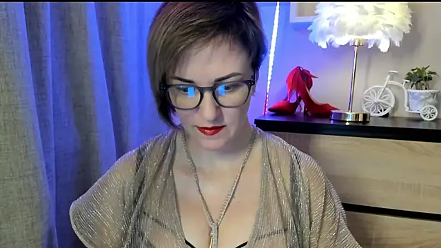 Snapshot of feliziaDesire chatting on 10/05/25, 08:12 feliziaDesire online show from 10/05/25, 08:12