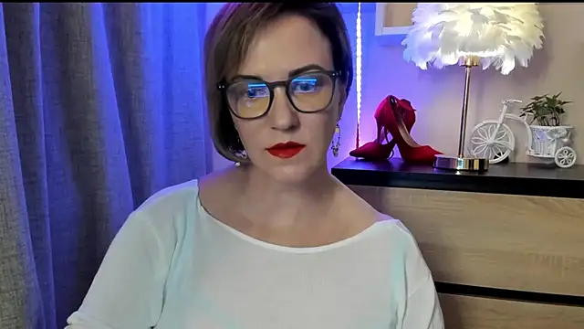 Snapshot of feliziaDesire chatting on 10/06/25, 01:08 feliziaDesire online show from 10/06/25, 01:08