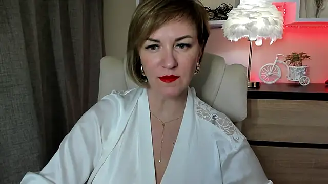 Snapshot of feliziaDesire chatting on 11/04/25, 12:59 feliziaDesire online show from 11/04/25, 12:59