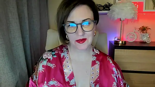 Snapshot of feliziaDesire chatting on 11/09/25, 02:04 feliziaDesire online show from 11/09/25, 02:04