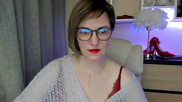 Snapshot of feliziaDesire chatting on 11/28/25, 04:48 feliziaDesire online show from 11/28/25, 04:48