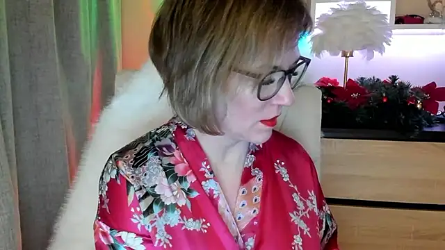 Snapshot of feliziaDesire chatting on 01/08/26, 02:19 feliziaDesire online show from 01/08/26, 02:19