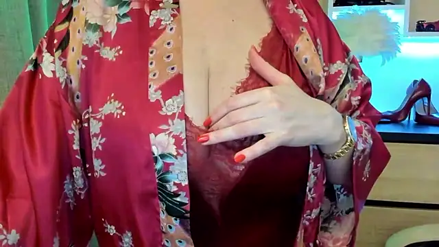 Snapshot of feliziaDesire chatting on 01/16/26, 02:10 feliziaDesire online show from 01/16/26, 02:10