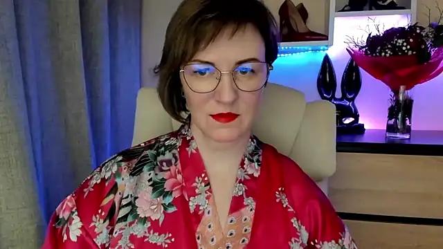 Snapshot of feliziaDesire chatting on 02/15/26, 01:41 feliziaDesire online show from 02/15/26, 01:41