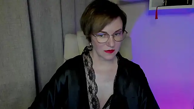 Snapshot of feliziaDesire chatting on 06/02/26, 06:37 feliziaDesire online show from 06/02/26, 06:37