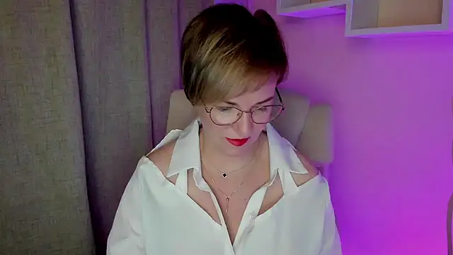 Snapshot of feliziaDesire chatting on 07/09/26, 05:44 feliziaDesire online show from 07/09/26, 05:44