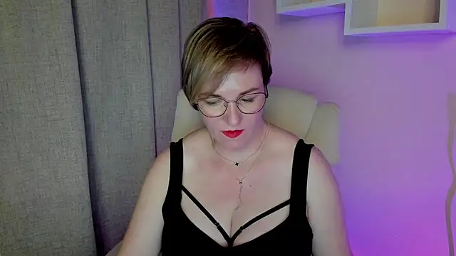 Snapshot of feliziaDesire chatting on 07/09/26, 06:01 feliziaDesire online show from 07/09/26, 06:01