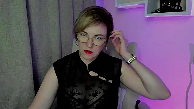Snapshot of feliziaDesire chatting on 07/14/26, 06:18 feliziaDesire online show from 07/14/26, 06:18