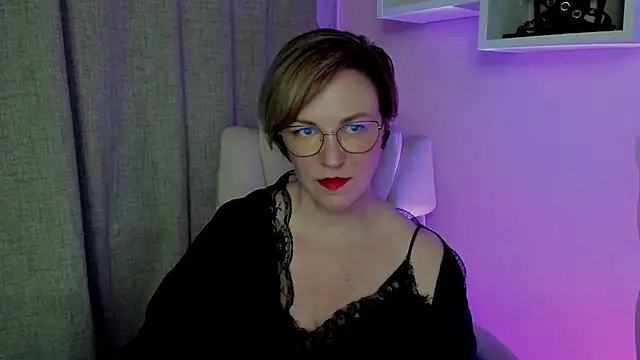Snapshot of feliziaDesire chatting on 07/18/26, 05:55 feliziaDesire online show from 07/18/26, 05:55