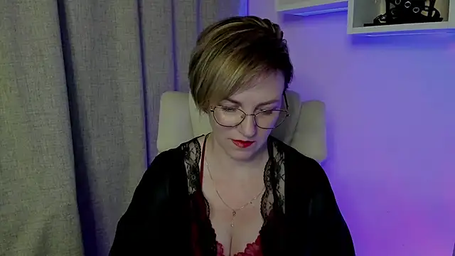 Snapshot of feliziaDesire chatting on 07/21/26, 01:24 feliziaDesire online show from 07/21/26, 01:24