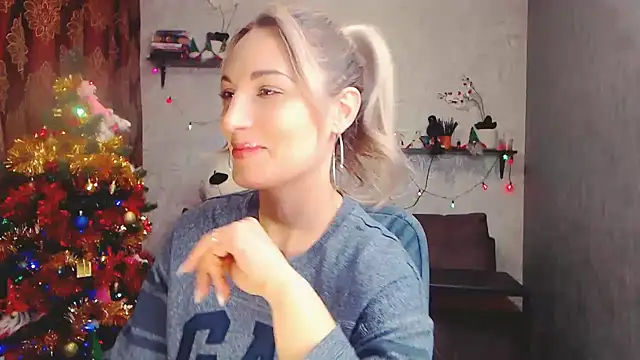 Snapshot of MillaXQueen chatting on 01/06/25, 03:40 MillaXQueen online show from 01/06/25, 03:40