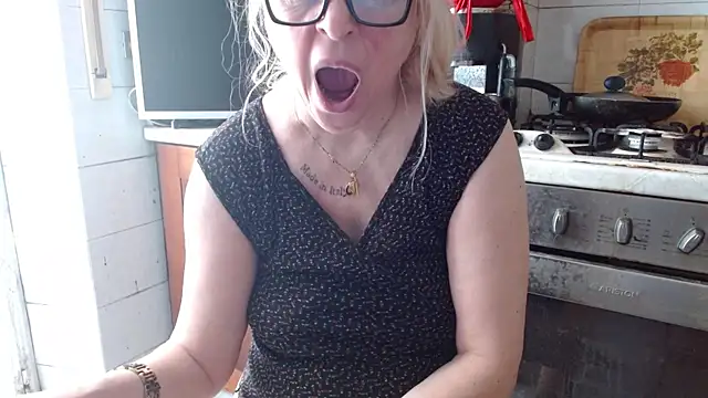 Snapshot of martachatte chatting on 04/26/26, 07:28 martachatte online show from 04/26/26, 07:28