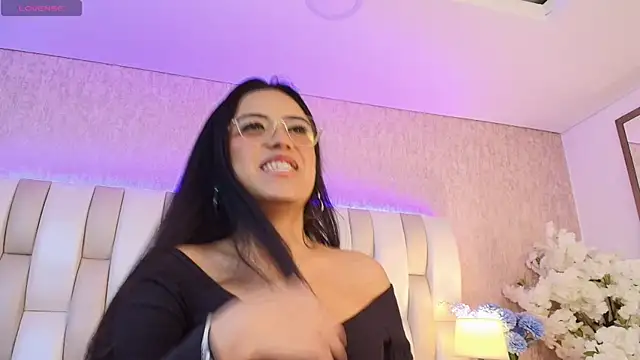 Rebeca jones online show from 03/10/25, 01:10