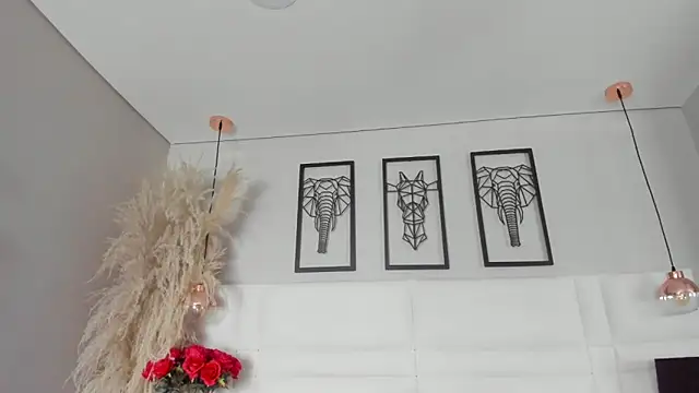 Rebeca jones online show from 10/31/25, 12:06