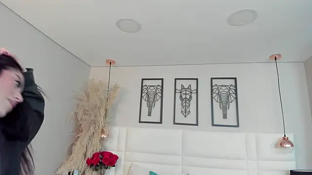 Rebeca jones online show from 11/15/25, 12:13