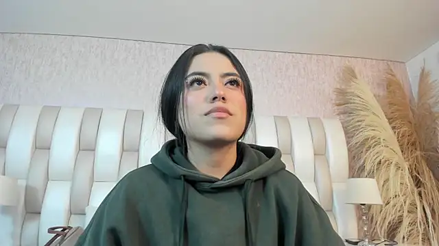 Rebeca jones online show from 04/07/26, 12:05