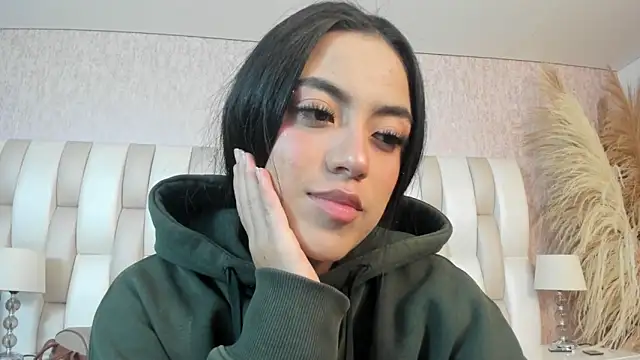 Rebeca jones online show from 04/17/26, 12:08