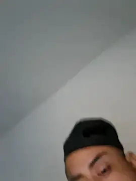 Snapshot of hungpenis210 chatting on 09/19/25, 05:31 hungpenis210 online show from 09/19/25, 05:31