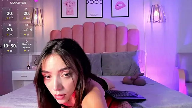 Snapshot of Ashleyy_piink chatting on 05/03/26, 09:32 Ashleyy piink online show from 05/03/26, 09:32