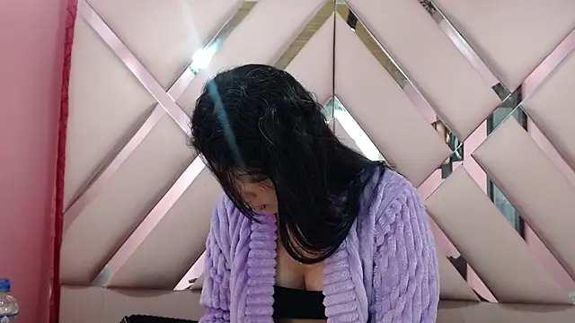 nathaly low1 online show from 11/19/25, 03:17