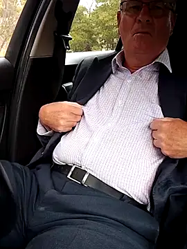 stiffandlubedxh online show from 01/07/26, 08:55