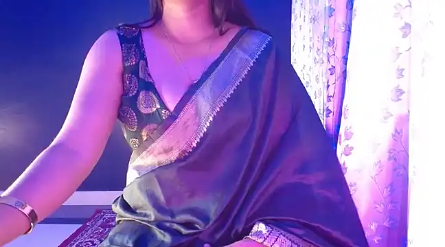 janifer001 online show from 12/08/24, 04:04