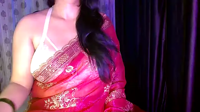 Snapshot of janifer001 chatting on 11/19/25, 11:05 janifer001 online show from 11/19/25, 11:05