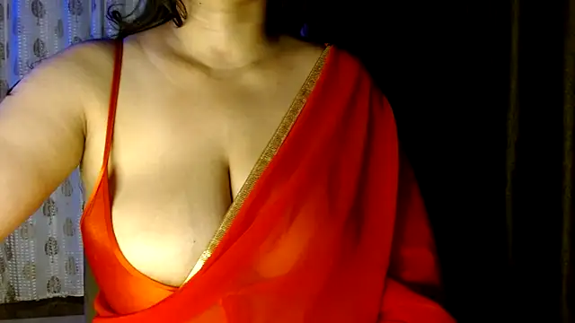 Snapshot of janifer001 chatting on 02/20/26, 12:18 janifer001 online show from 02/20/26, 12:18