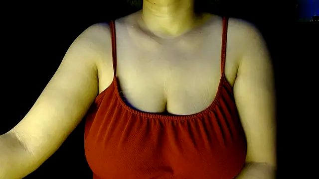 Snapshot of janifer001 chatting on 03/06/26, 12:29 janifer001 online show from 03/06/26, 12:29