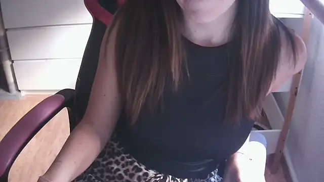 LunaGuerraxx online show from 11/07/25, 08:36