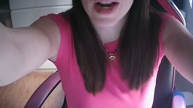 LunaGuerraxx online show from 05/13/26, 07:39