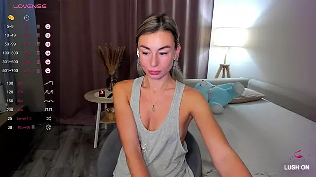 Snapshot of DannaEvan chatting on 12/05/24, 03:37 DannaEvan online show from 12/05/24, 03:37