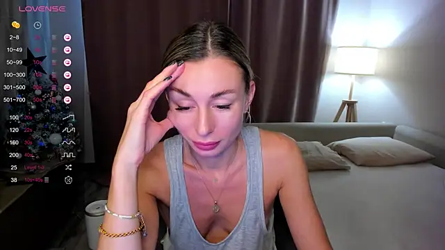 Snapshot of DannaEvan chatting on 01/05/25, 08:11 DannaEvan online show from 01/05/25, 08:11