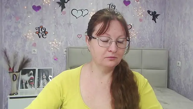 VanessaHotts online show from 03/10/25, 06:05