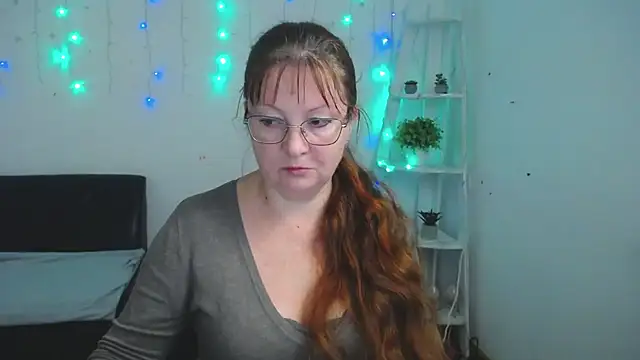 VanessaHotts online show from 11/07/25, 06:02