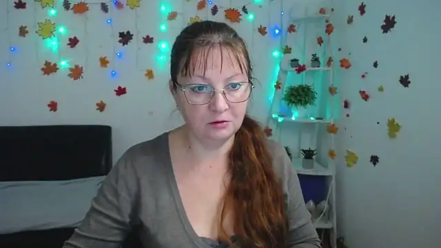 VanessaHotts online show from 11/08/25, 06:02