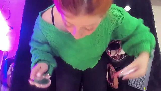 JulietaAlves online show from 11/27/25, 11:01