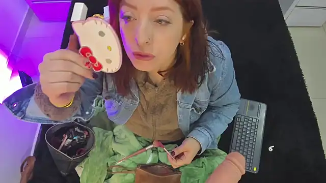 JulietaAlves online show from 12/15/25, 11:36