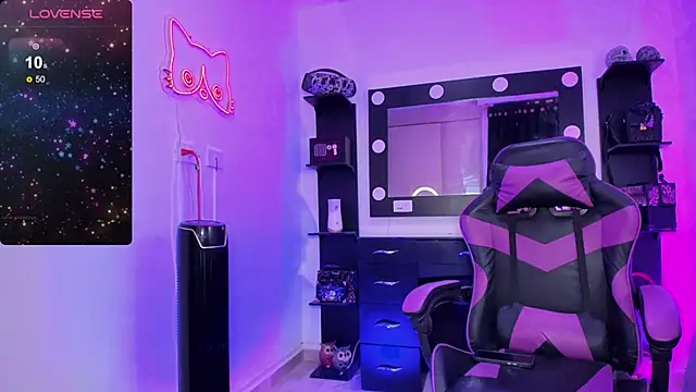 miss kitty online show from 12/23/25, 01:36