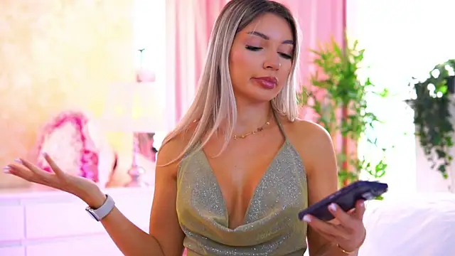 Snapshot of ArtTeasee chatting on 09/30/25, 09:03 ArtTeasee online show from 09/30/25, 09:03