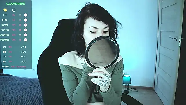 Snapshot of pale_skin chatting on 12/20/24, 11:00 pale skin online show from 12/20/24, 11:00