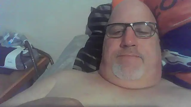 Snapshot of Bigbear0563 chatting on 12/29/24, 08:37 Bigbear0563 online show from 12/29/24, 08:37