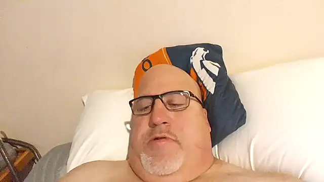 Snapshot of Bigbear0563 chatting on 02/02/25, 05:37 Bigbear0563 online show from 02/02/25, 05:37