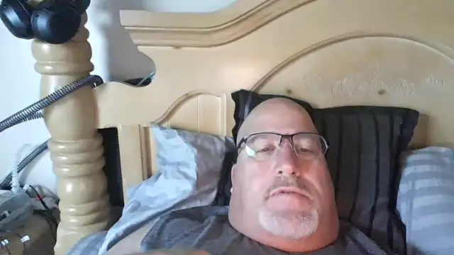 Snapshot of Bigbear0563 chatting on 10/19/25, 03:12 Bigbear0563 online show from 10/19/25, 03:12