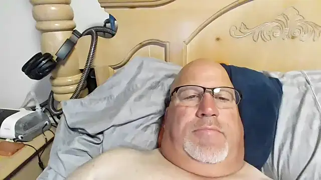 Bigbear0563 online show from 06/17/26, 04:41