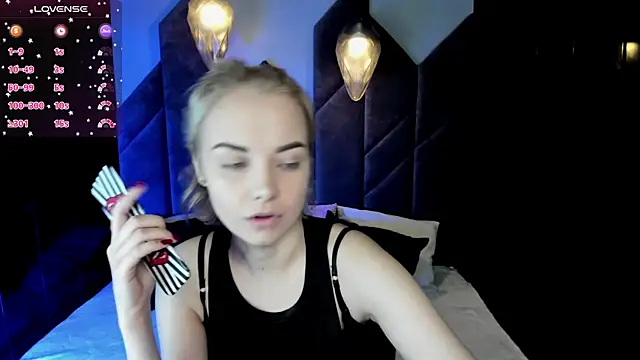 StephanieSweety online show from 03/02/25, 07:34