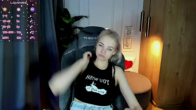 StephanieSweety online show from 03/07/25, 08:56