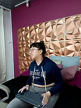 Piafisher1 online show from 03/03/26, 01:45